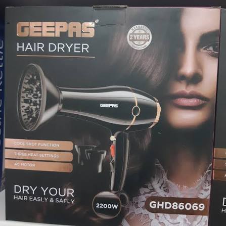 سشوار جیپاس مدل GHD86069 ظرفیت ۲۲۰۰ وات با سری فر کننده و باد سرد